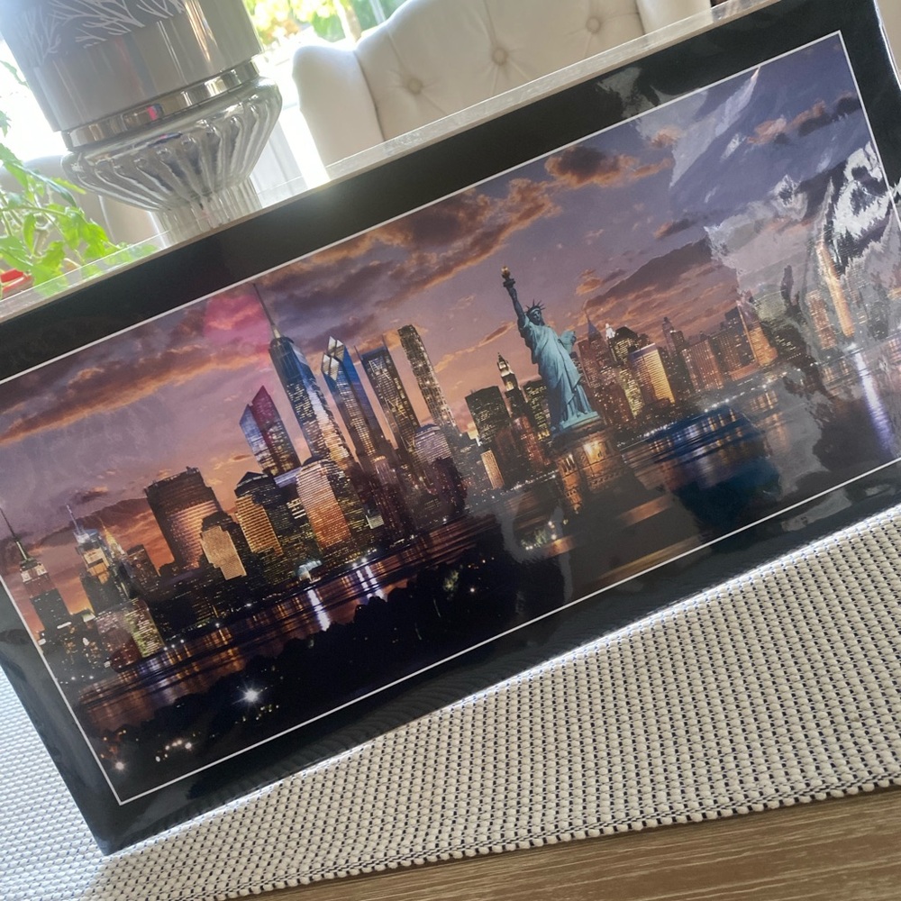 NEW YORK!!NEW YORK! 2 piece Bundle! Wall Art & beautiful Mug! Both Brand NEW! 🍎